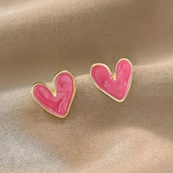 ✨HOST PICK!✨Free People Pink Heart Gold Post Earrings - Picture 1 of 5